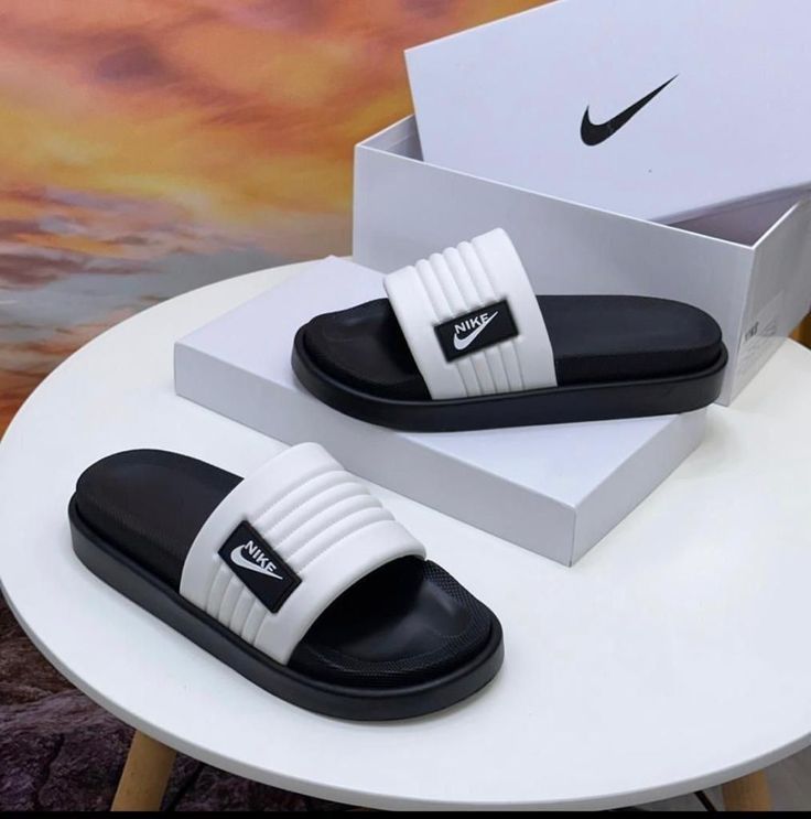 Nike Offcourt Adjust Slides